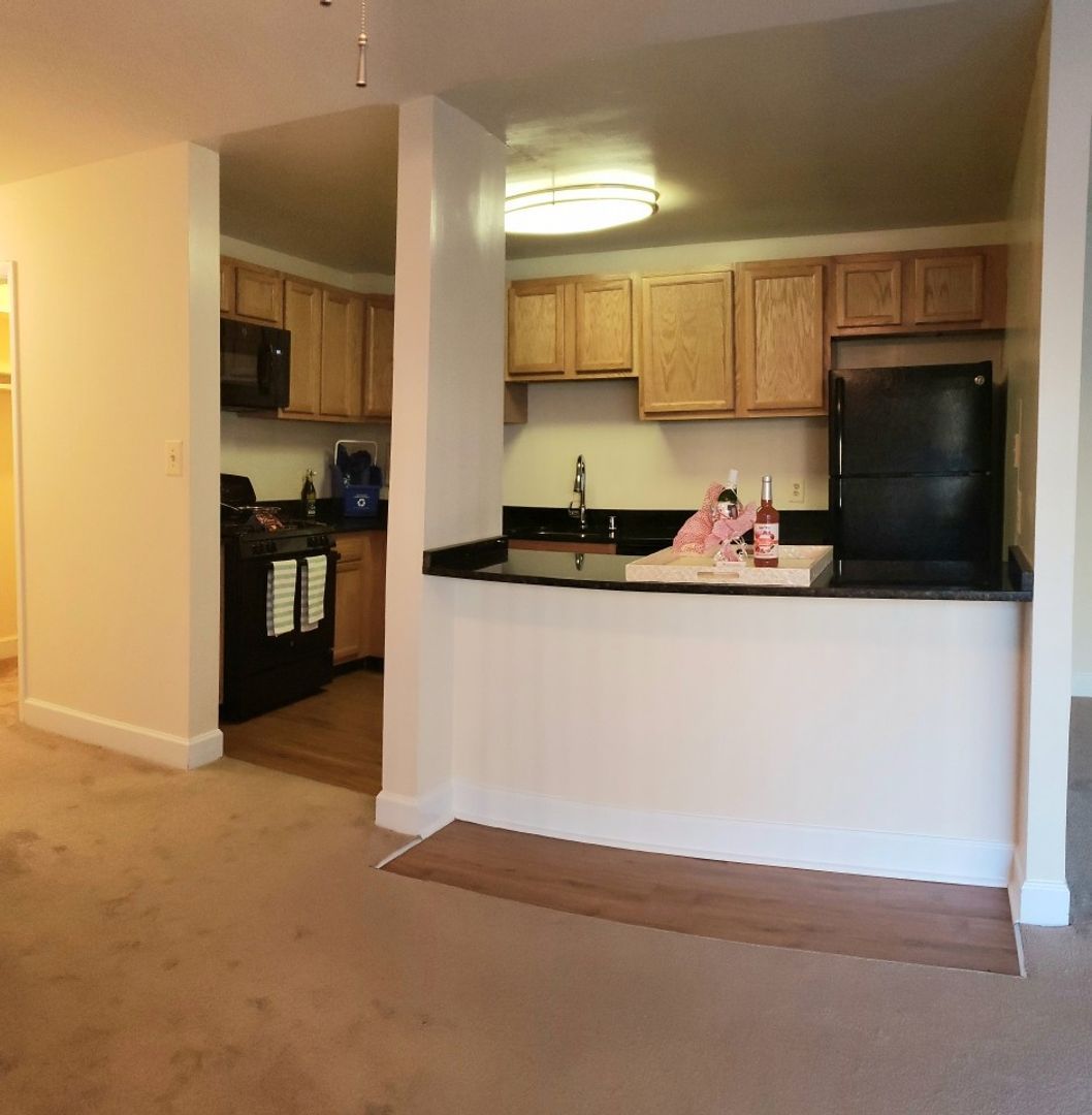 3331 Hewitt Ave unit 3331 #203 – photo 1