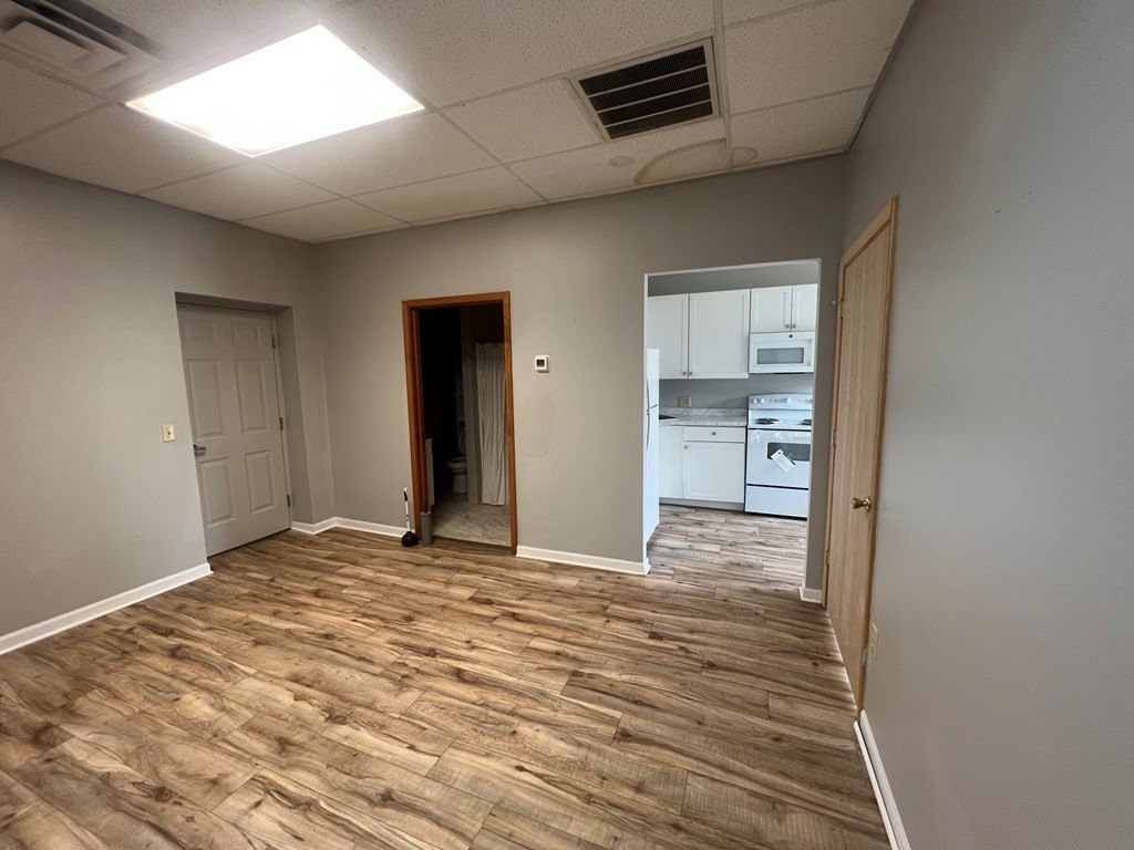 106 N Main St #A – photo 5