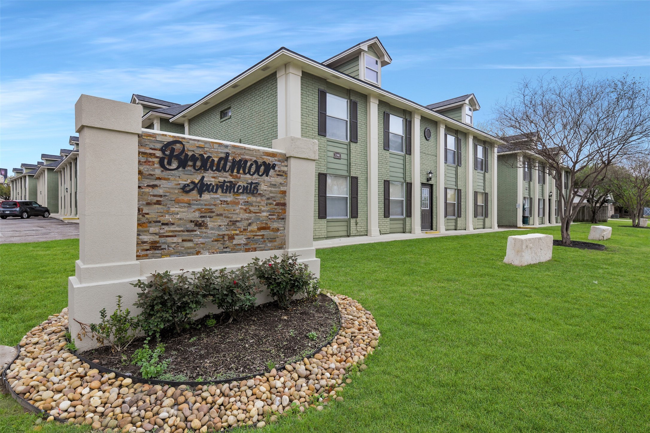 1509 Broadmoor Dr unit D – photo 2