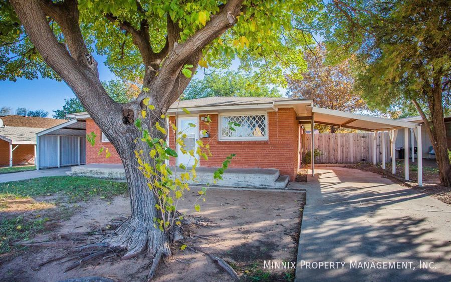 4419 31st St – photo 2