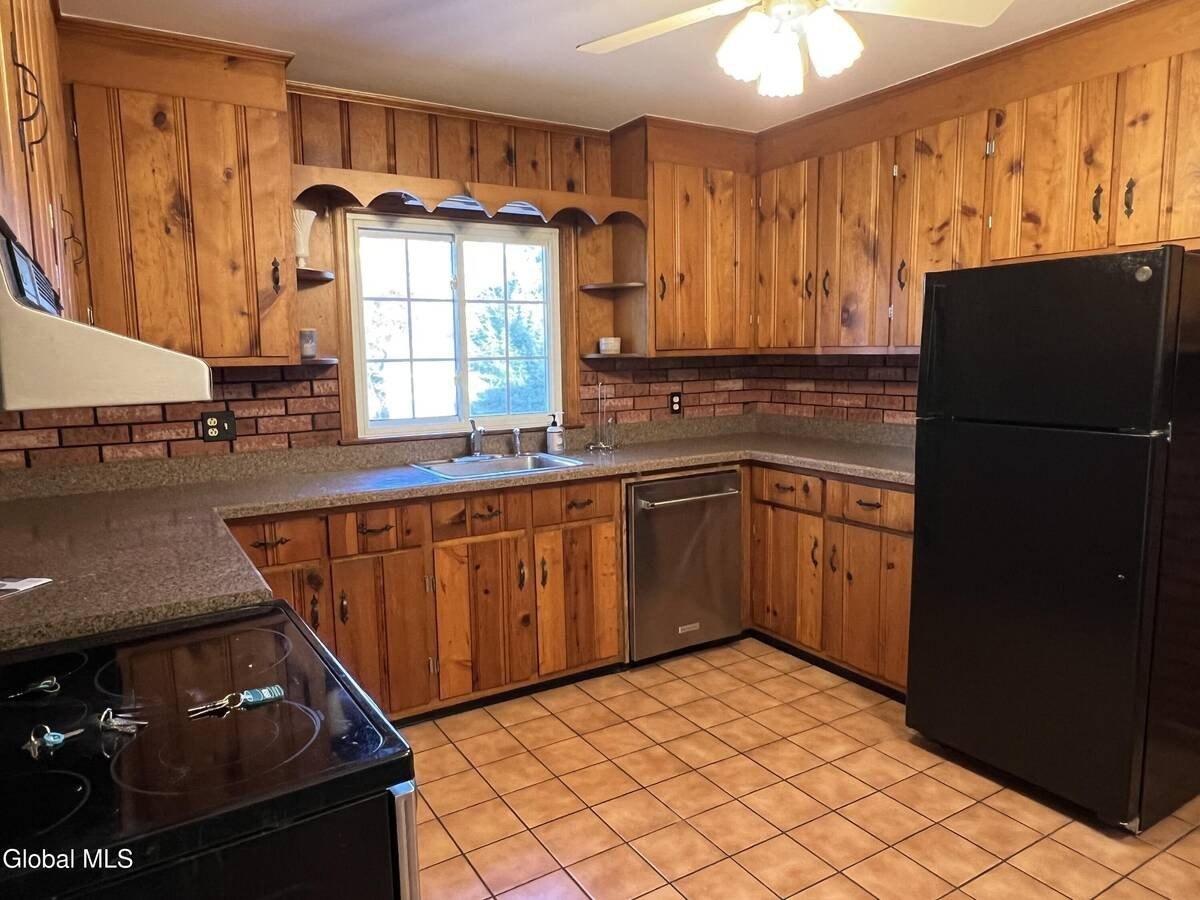 24 Venezio Ave – photo 2