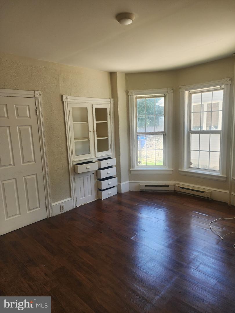 203 W McNeal St unit APT. #1 – photo 4