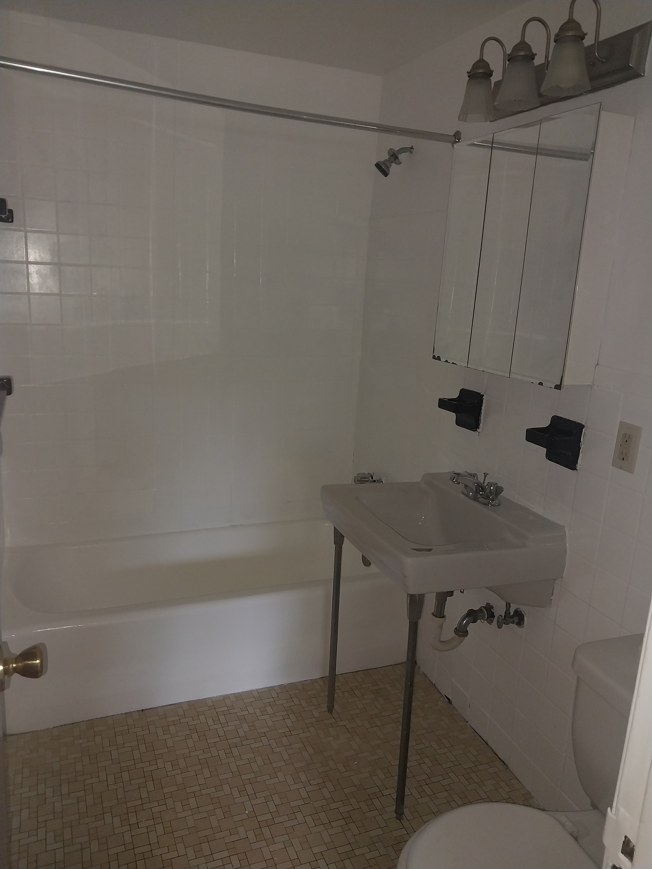 17808 Lakeshore Blvd unit 103 – photo 5