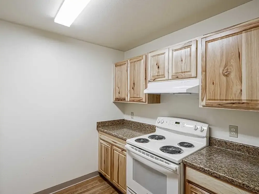 Pine Creek Apartments – photo 2