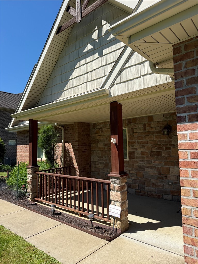 320 Lakeside Dr N – photo 4