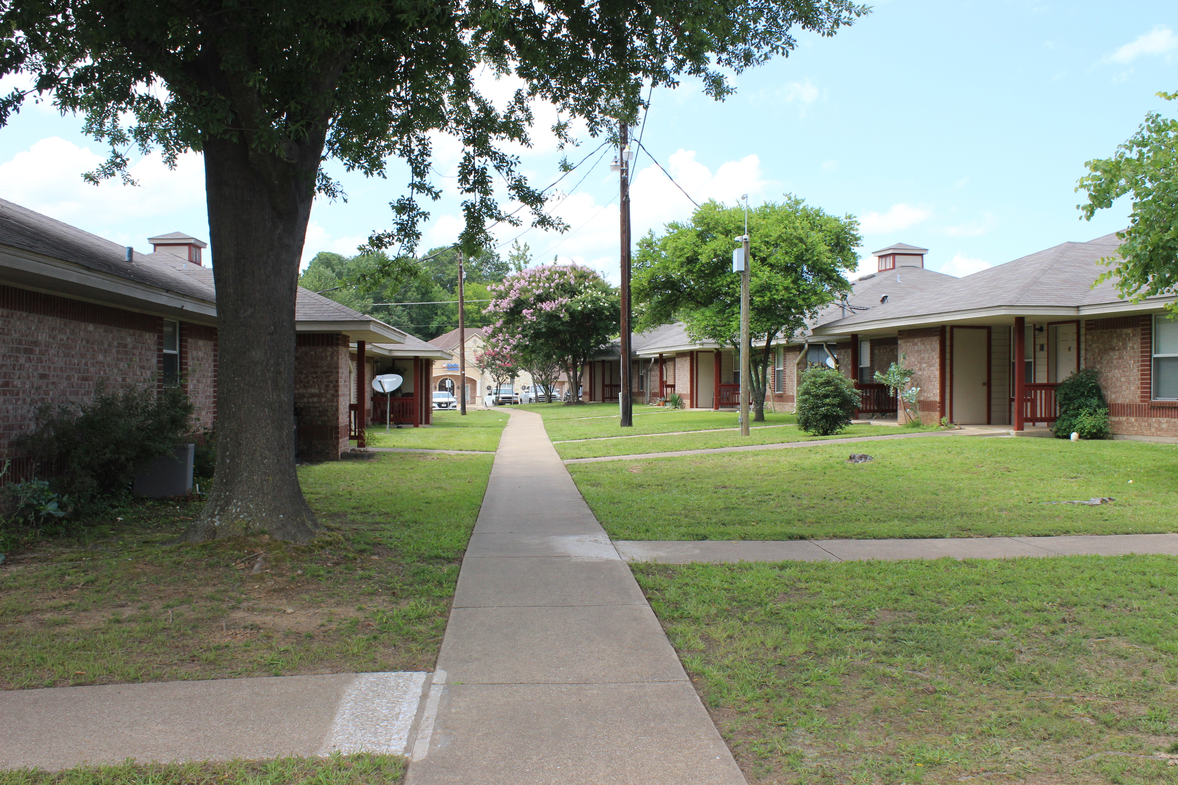 1500 E Marshall Ave – photo 4