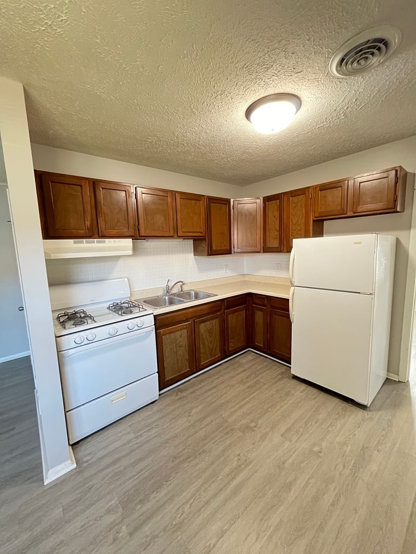 2111 Todd Dr unit 03 – photo 4