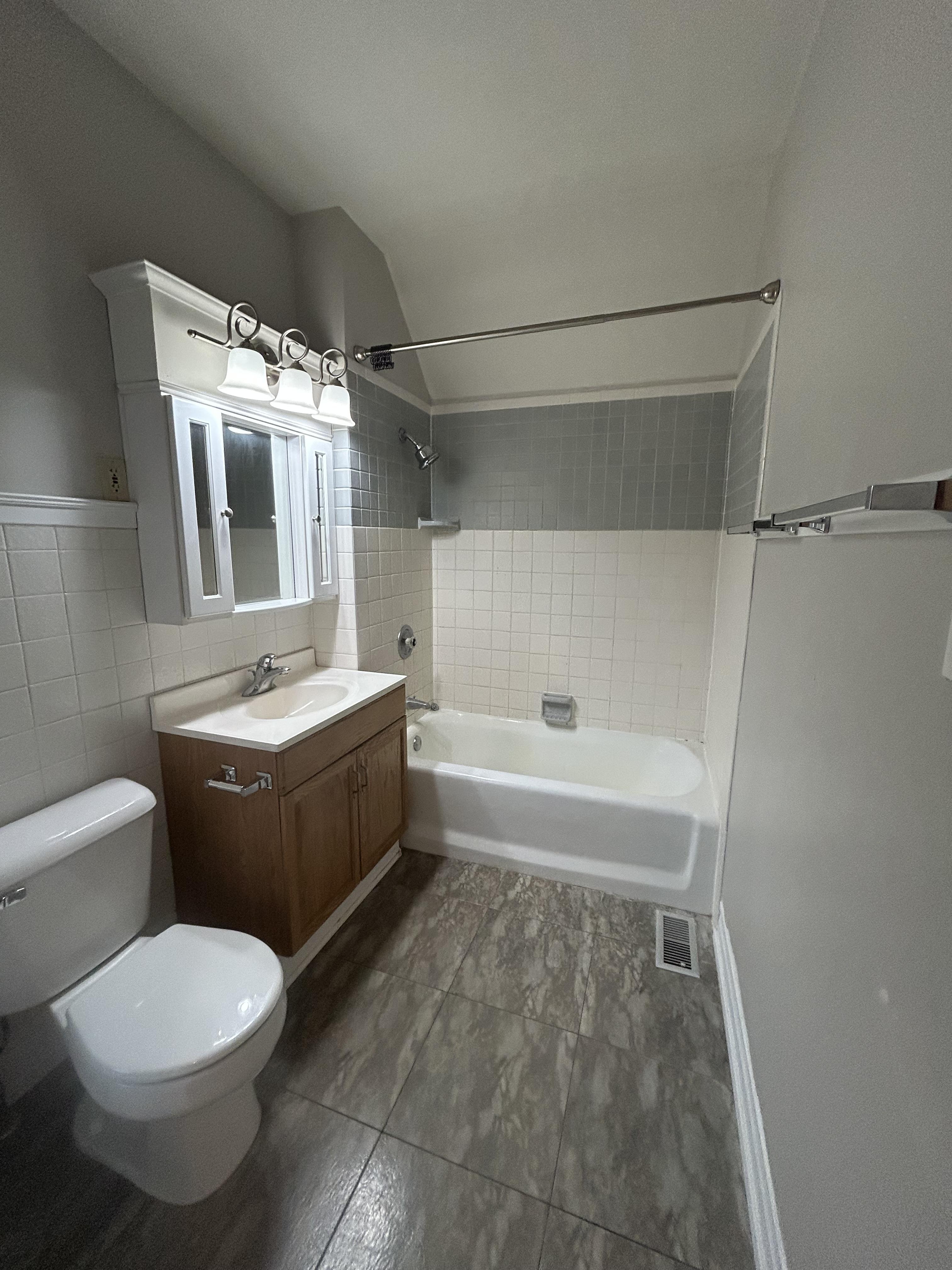 127 W Lincoln Ave unit 1 – photo 5