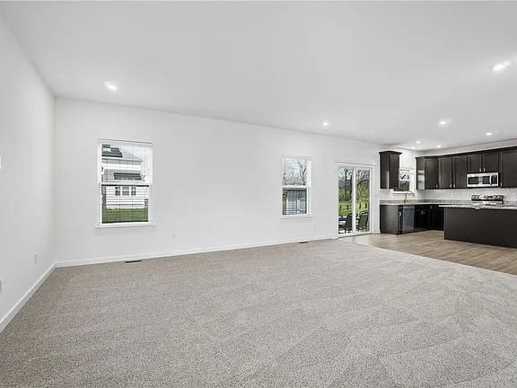 3008 Doe Dr – photo 2