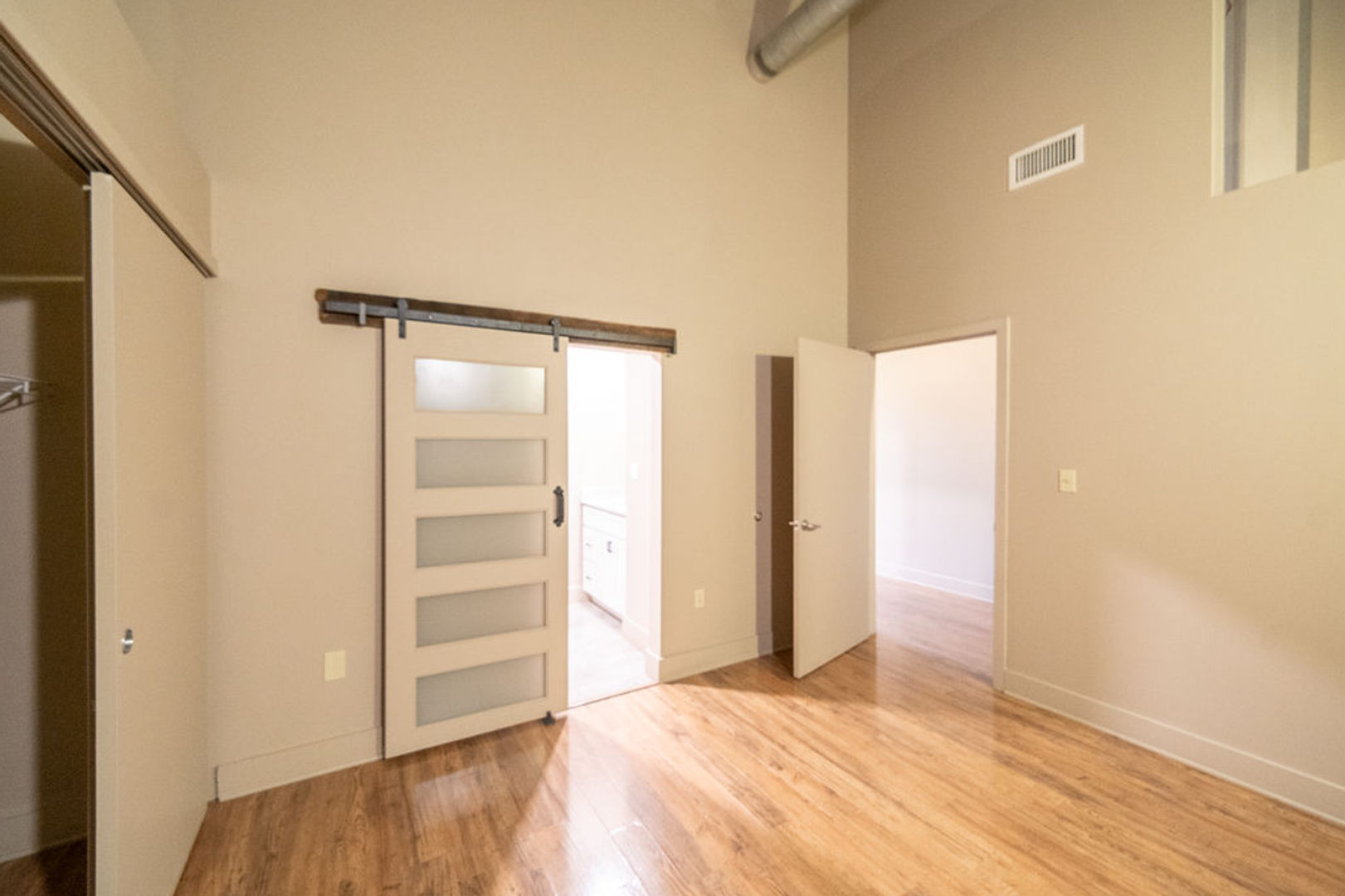 2320 Superior Ave unit Apt. 306 – photo 3