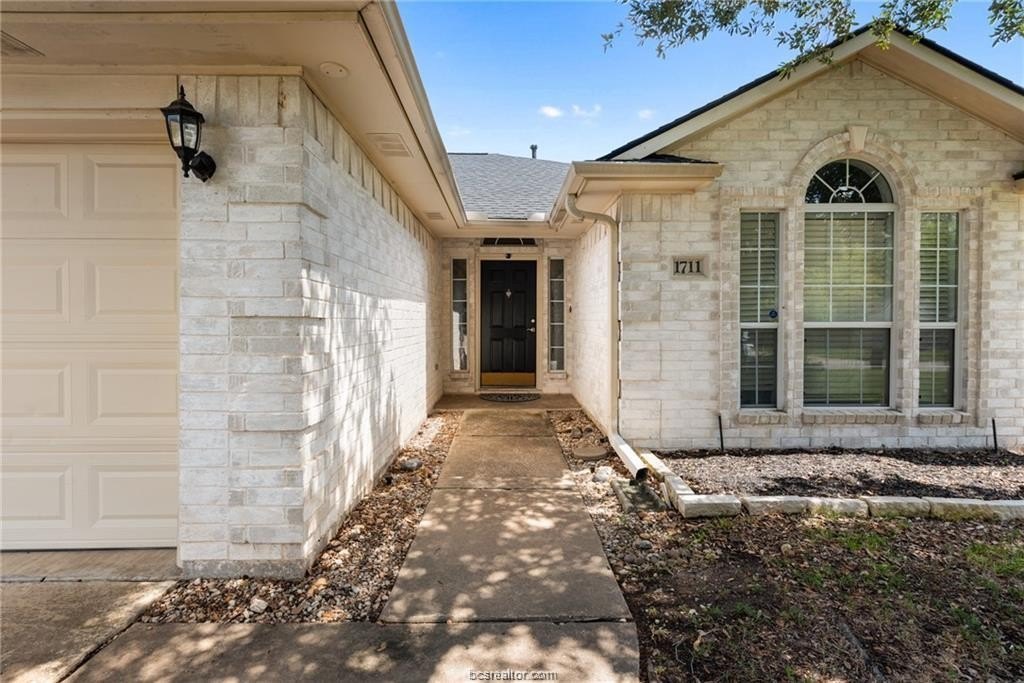 1711 Beaver Pond Ct – photo 4