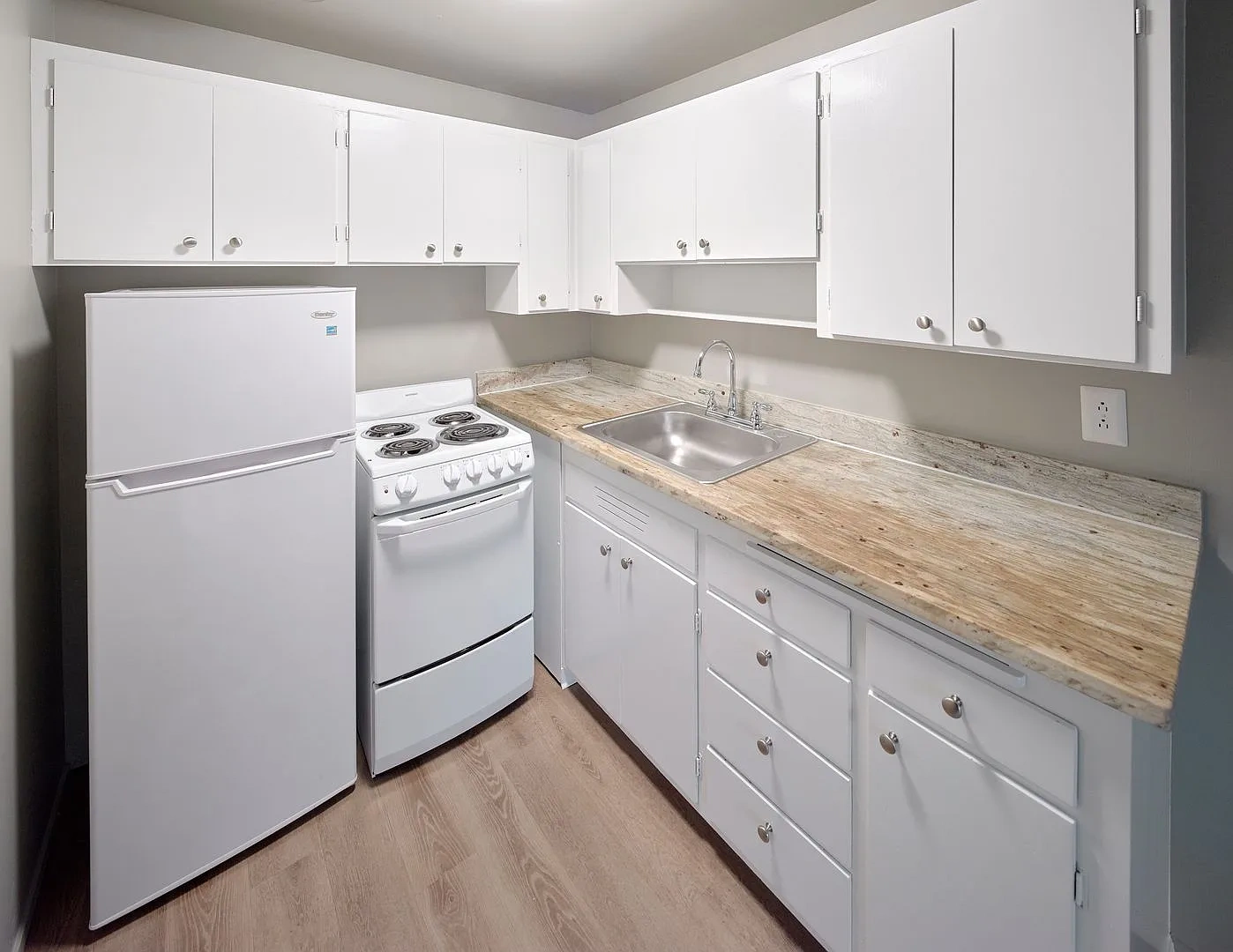 Gladstone Apartments – photo 5