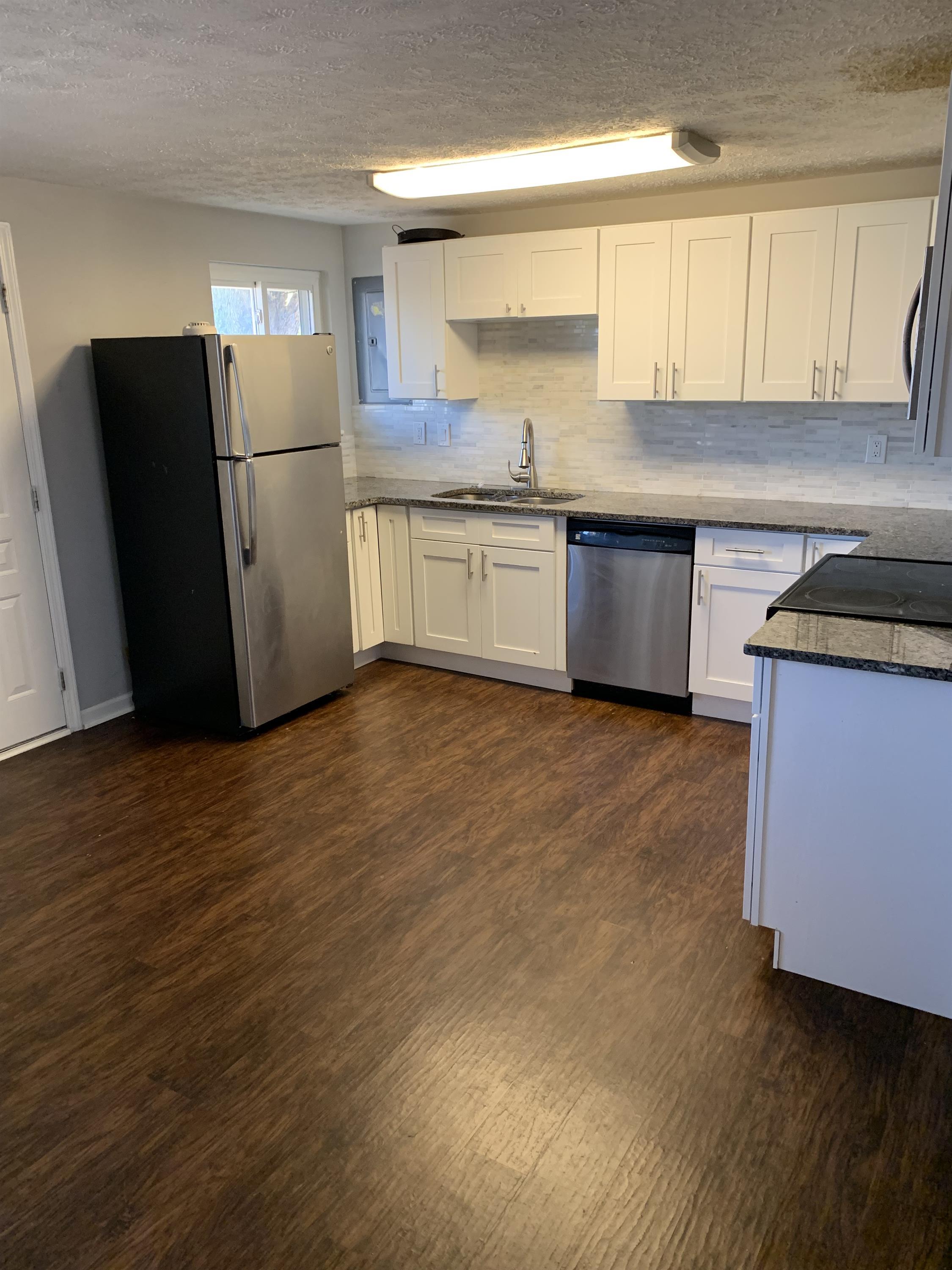 6208 Cruxten Dr – photo 1