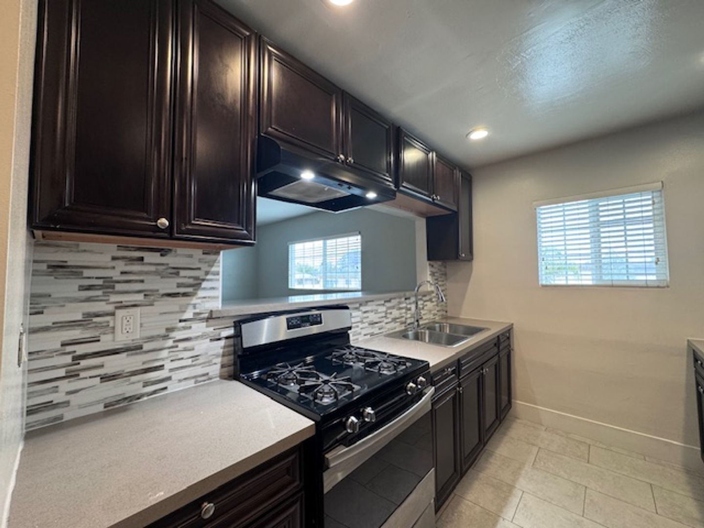 2015 E 7th St unit 7THST2019 – photo 1