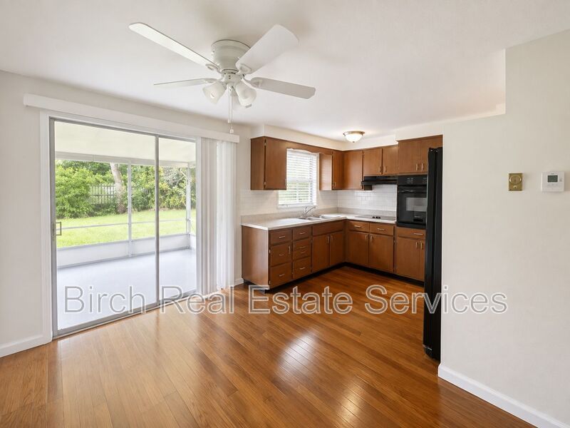 2552 Chancery Dr – photo 4