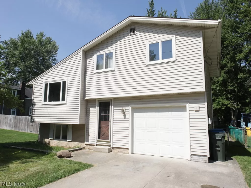 5850 Broad Blvd – photo 1