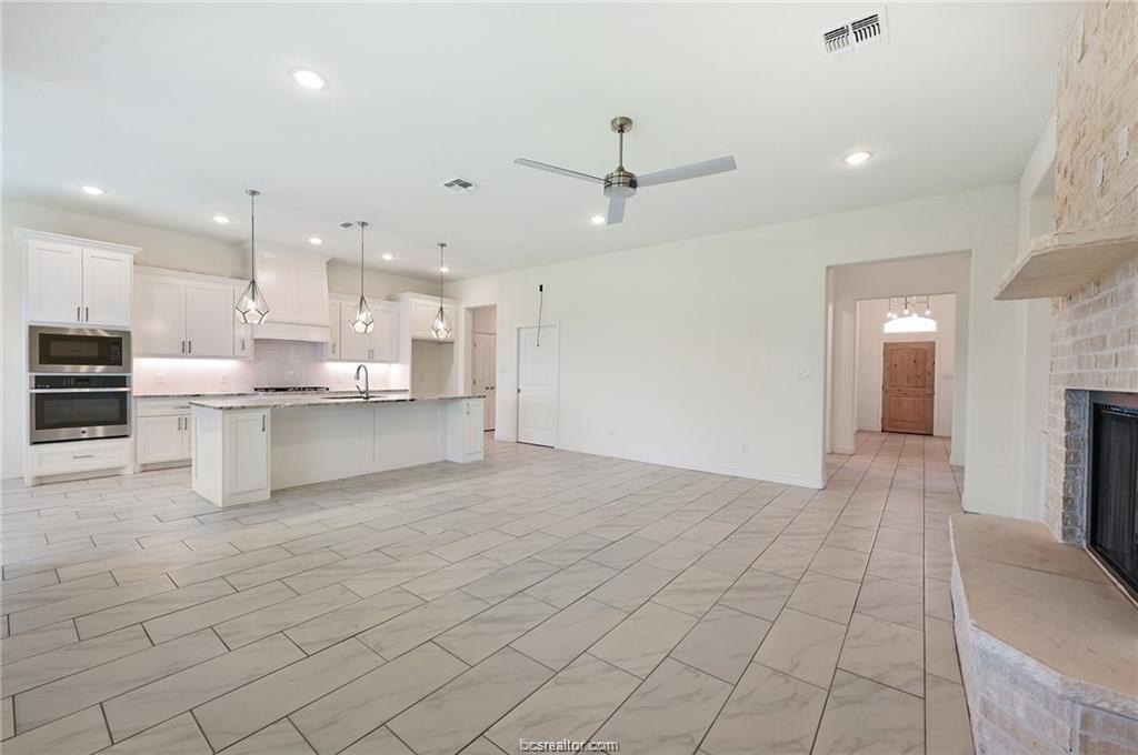 2900 Bombay Ct – photo 4
