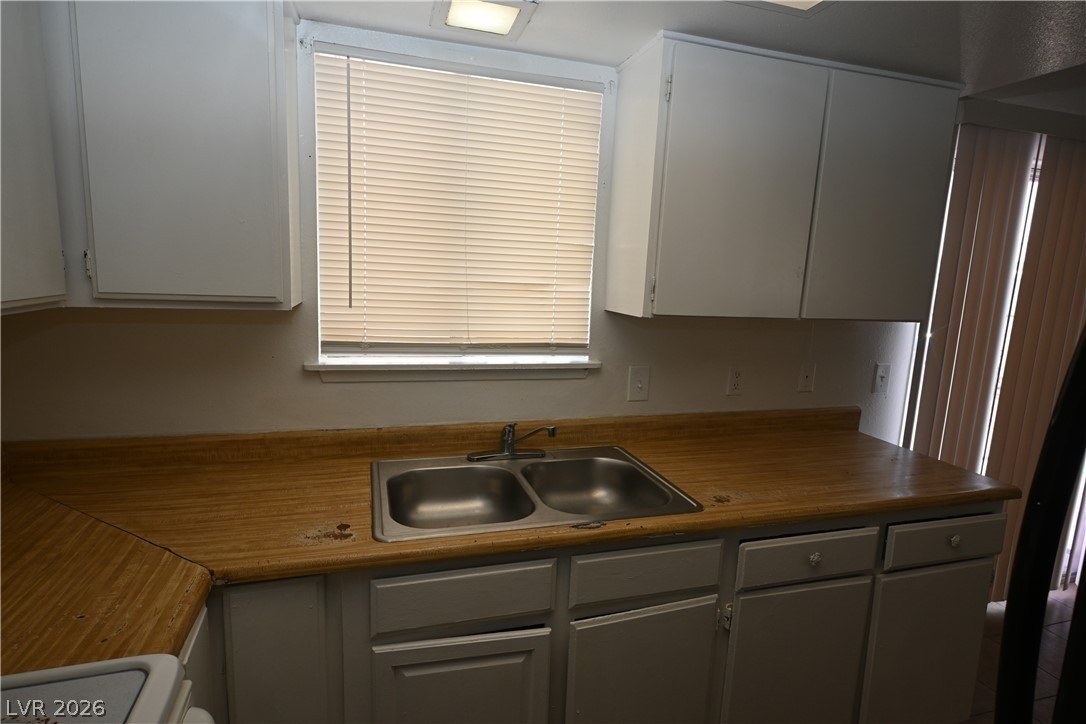 2301 Stewart Ave #A – photo 3