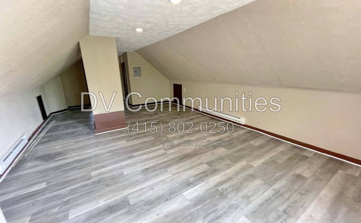 1666 Glenmont Rd unit 3RD – photo 2