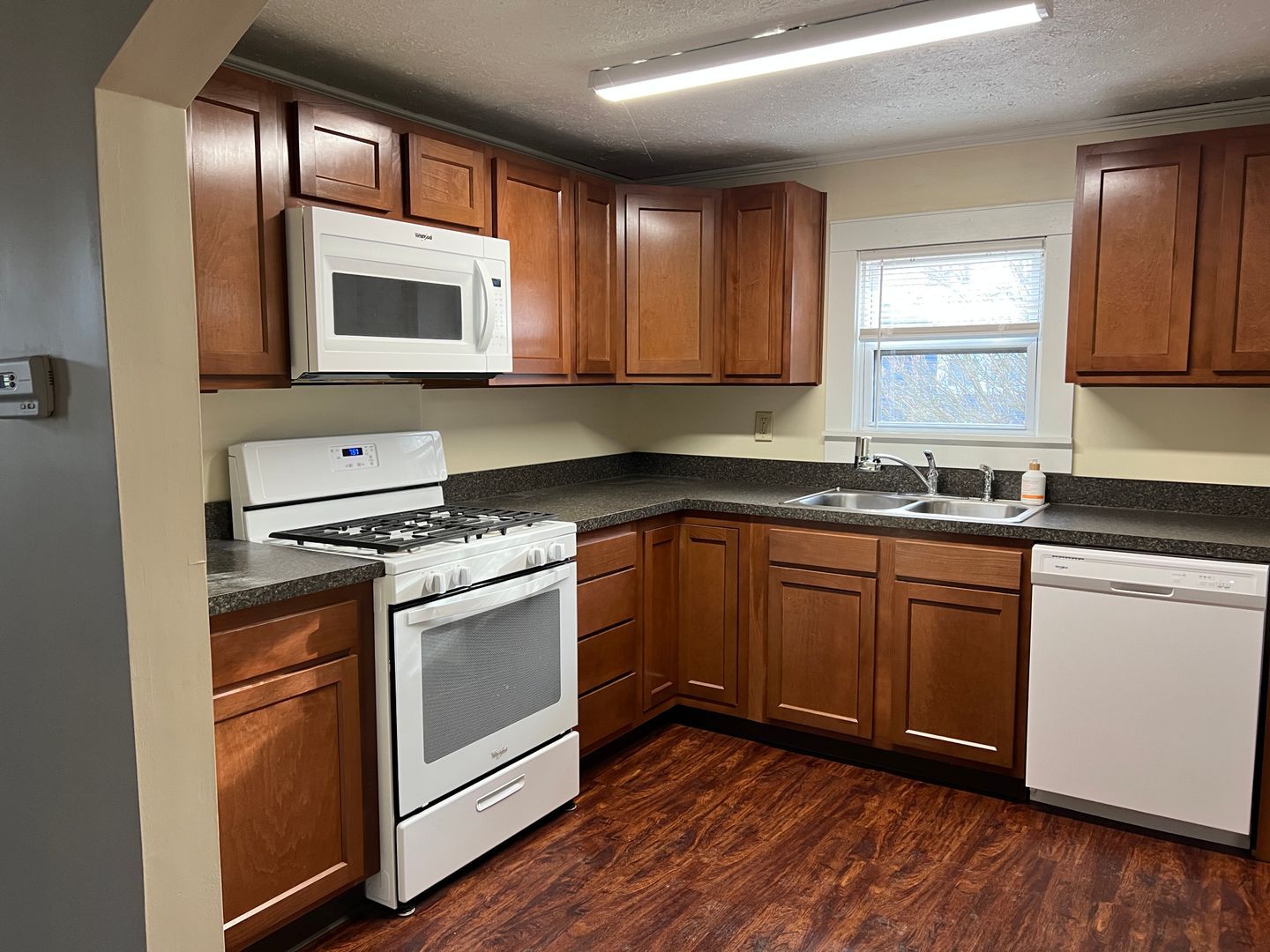 239 E Montrose St – photo 3