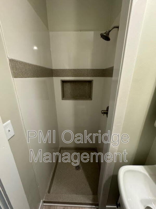 104 W 1st St – photo 5