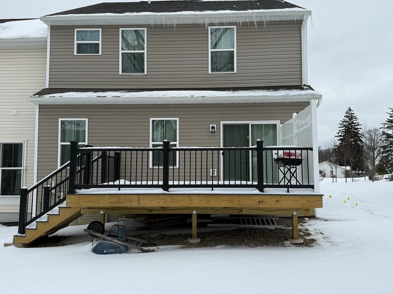 20 Pine Ave – photo 2