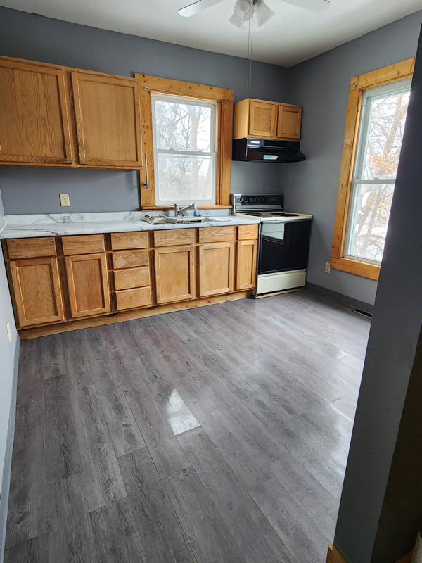 1431 Scoville Ave SW unit The upstairs unit – photo 1
