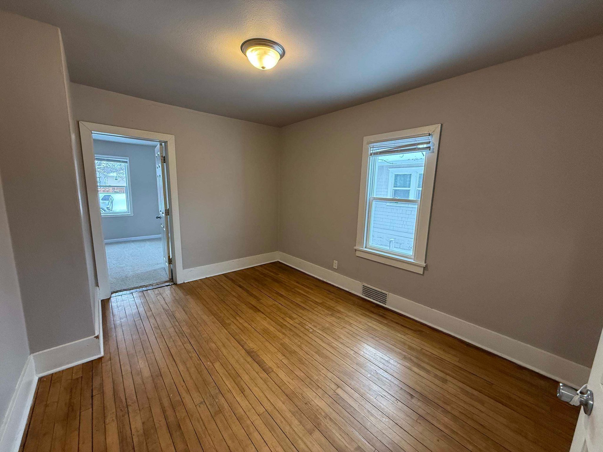 909 University Dr N unit 3 – photo 2