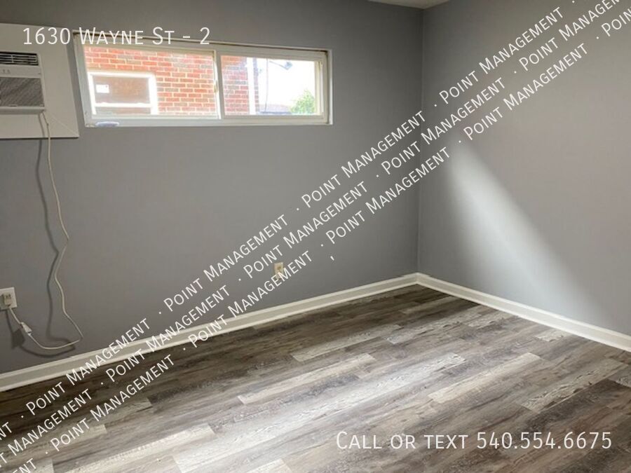 1630 Wayne St NE – photo 4