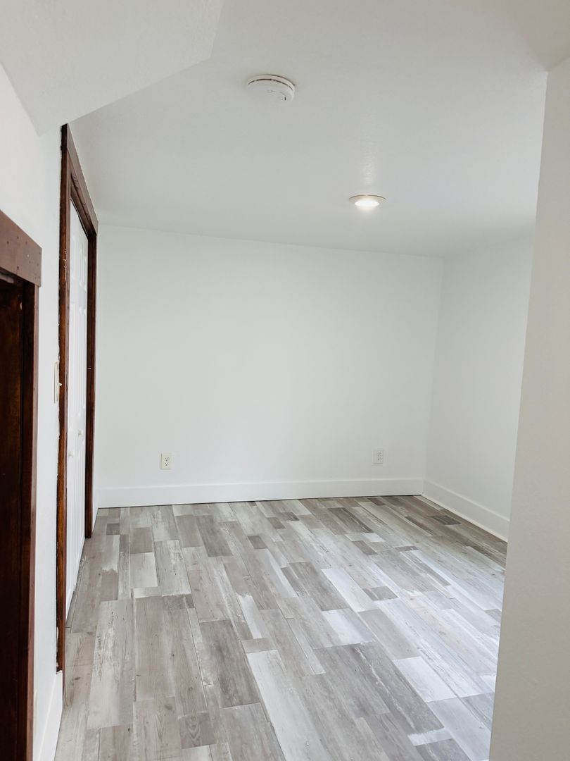 12 S Elm St unit Unit B – photo 5