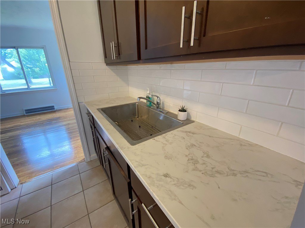 854 E 258th St – photo 2