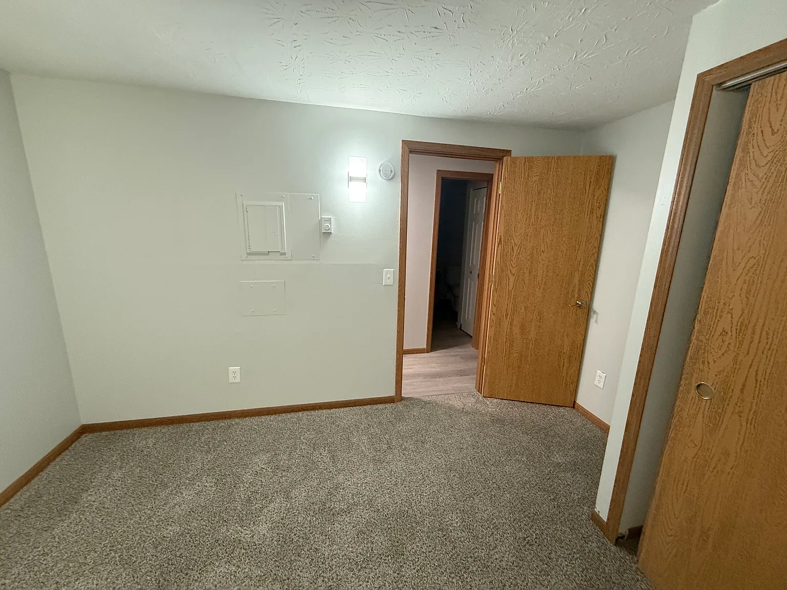 Oak Hills West Apartments – photo 1