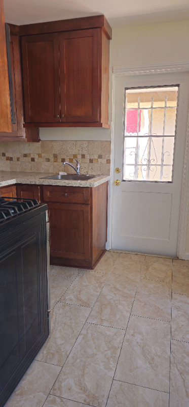 3871 Superba St – photo 3