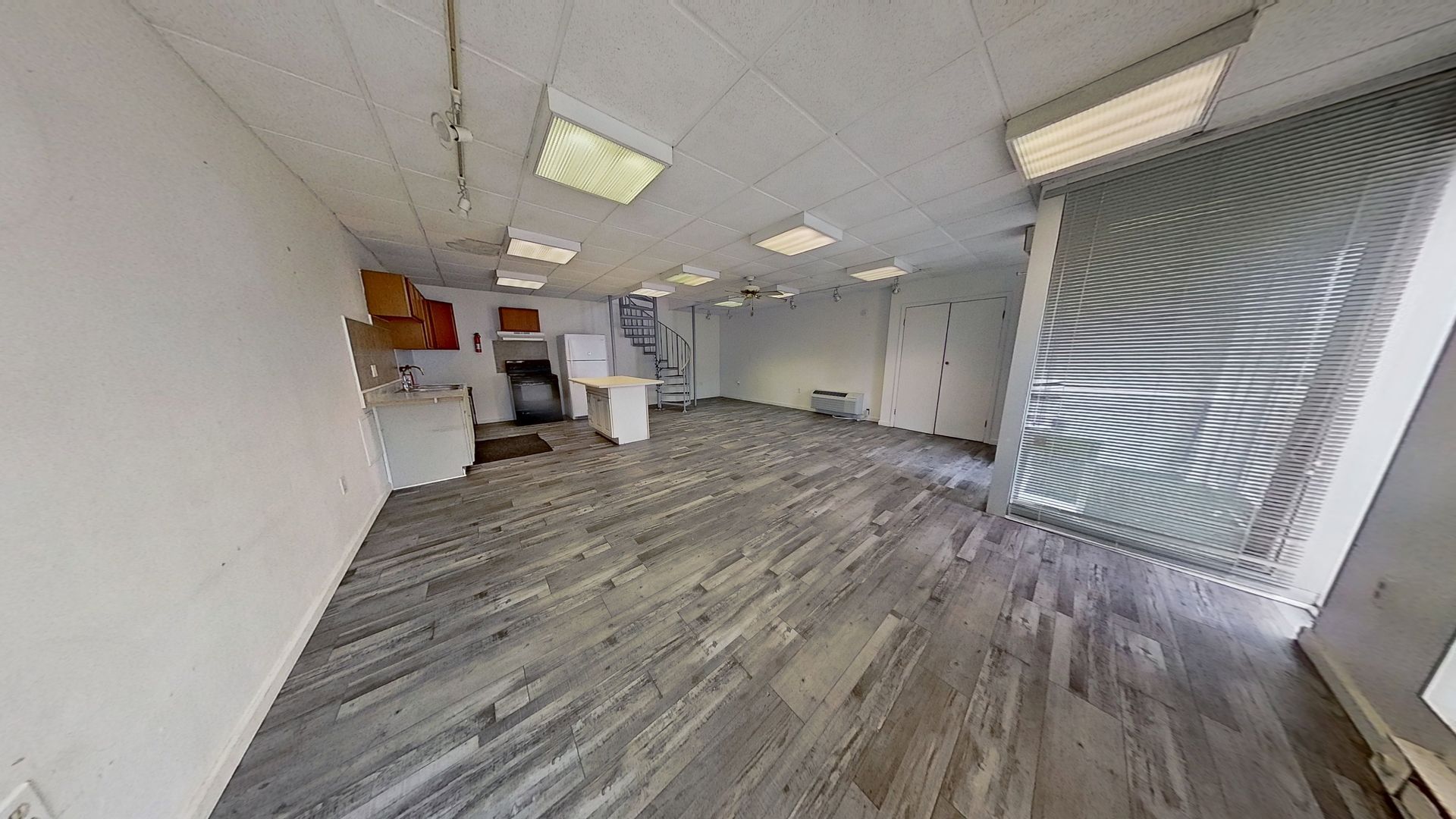 463 E Market Ave – photo 4