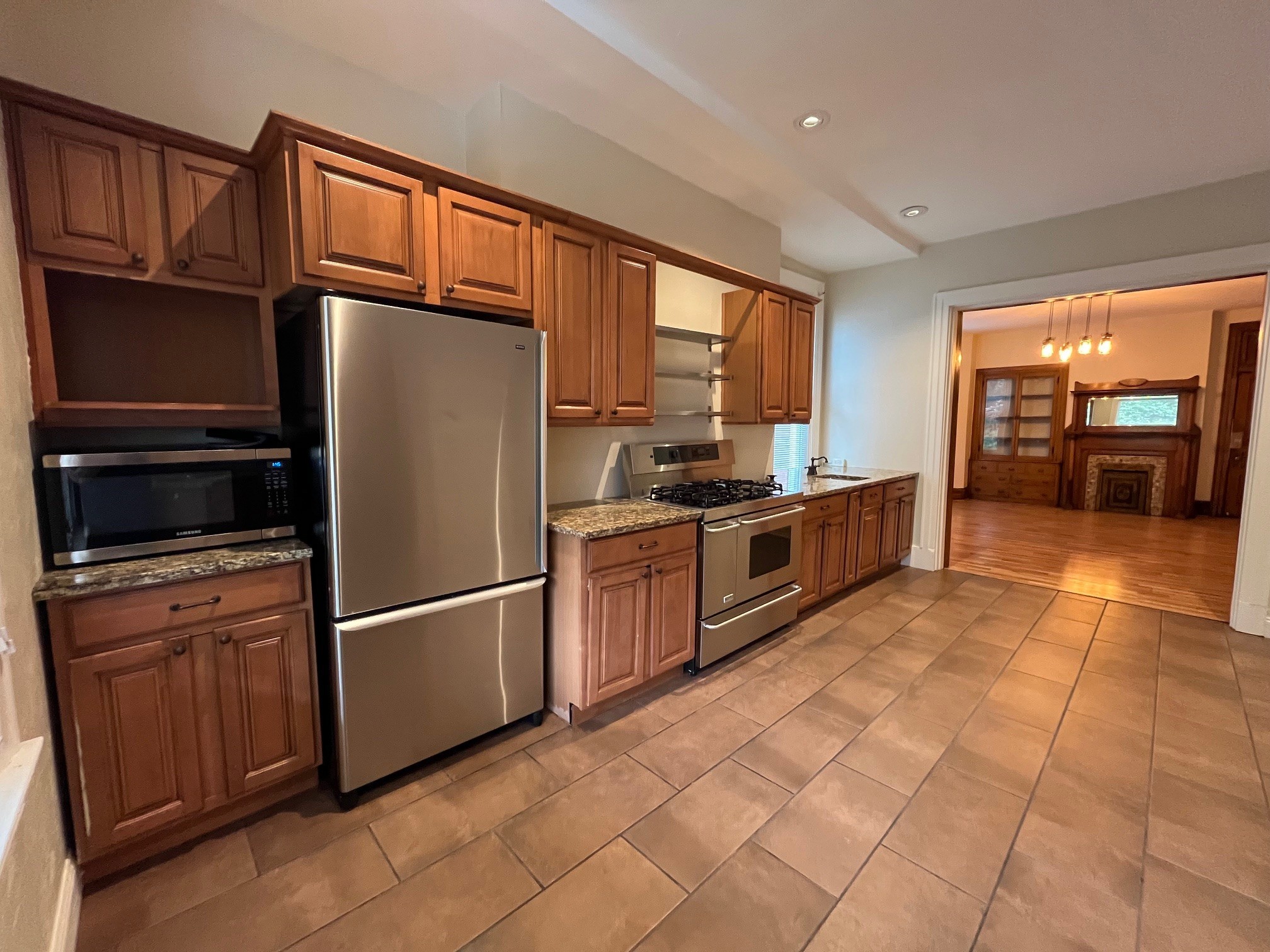 347 Stratford Ave unit # 1 – photo 1