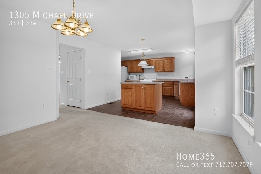 1305 Michael Dr – photo 2