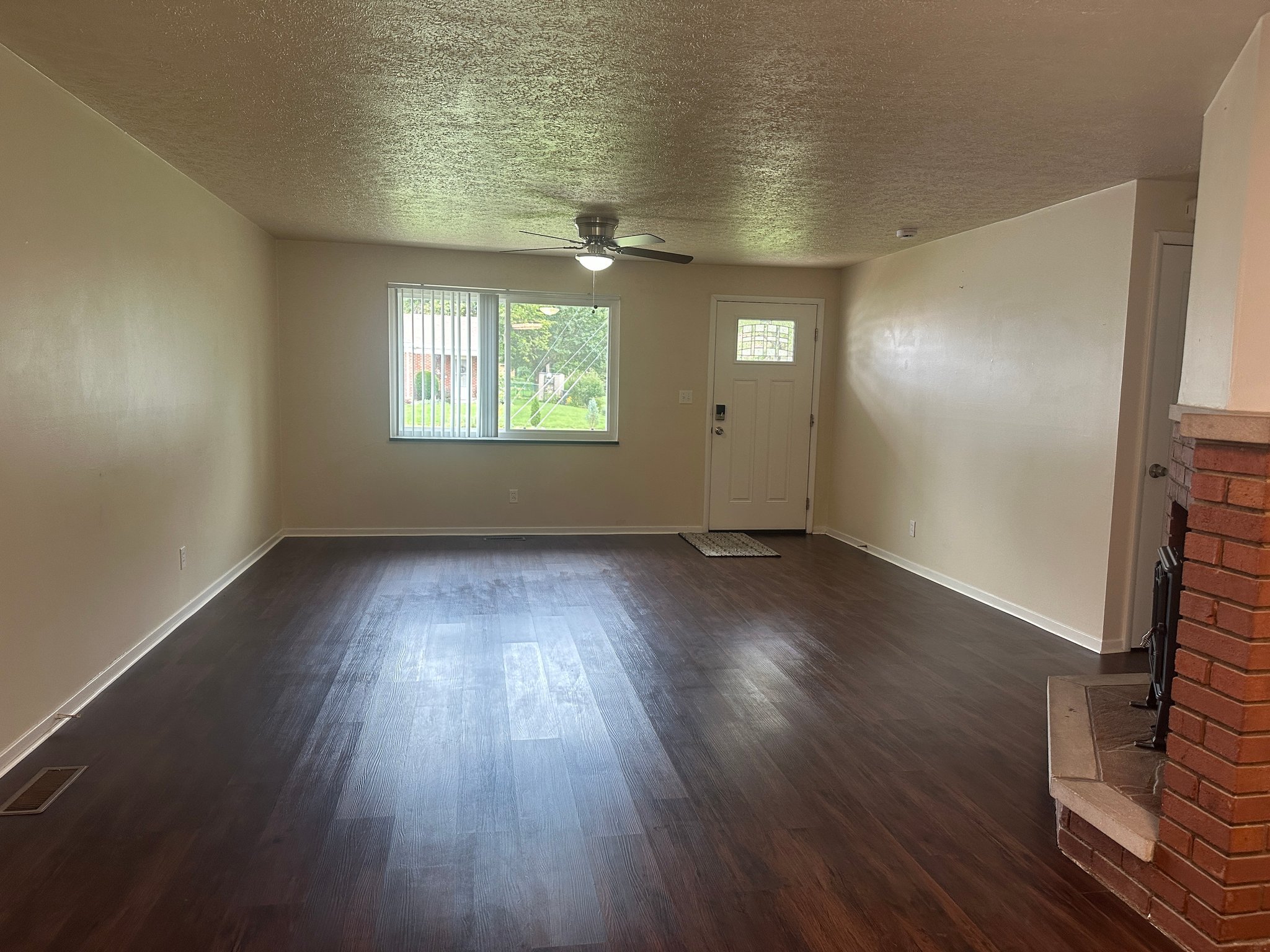 4055 Royal Oak Dr – photo 2