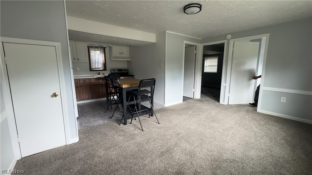 1320 W Montrose St unit 3 – photo 2
