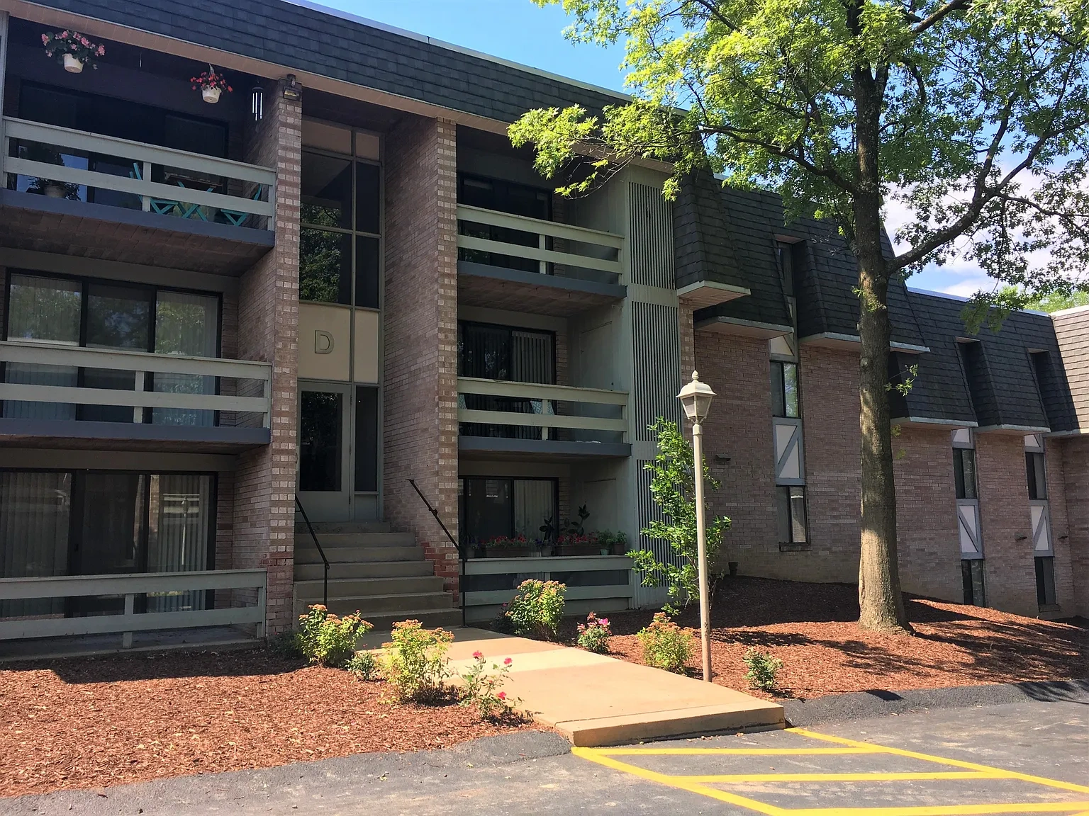 Greenhill Apartments – photo 2