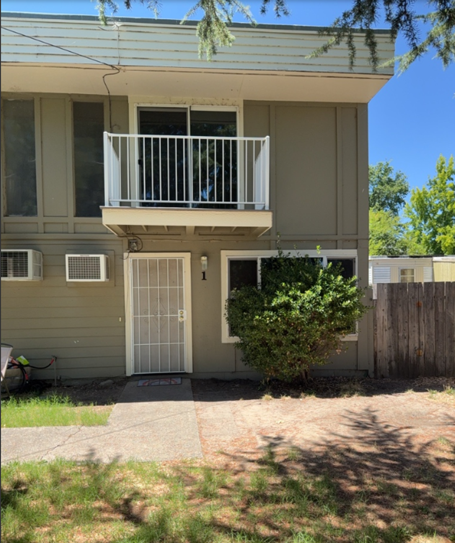 3001 Lakeshore Blvd unit Unit 1 – photo 1