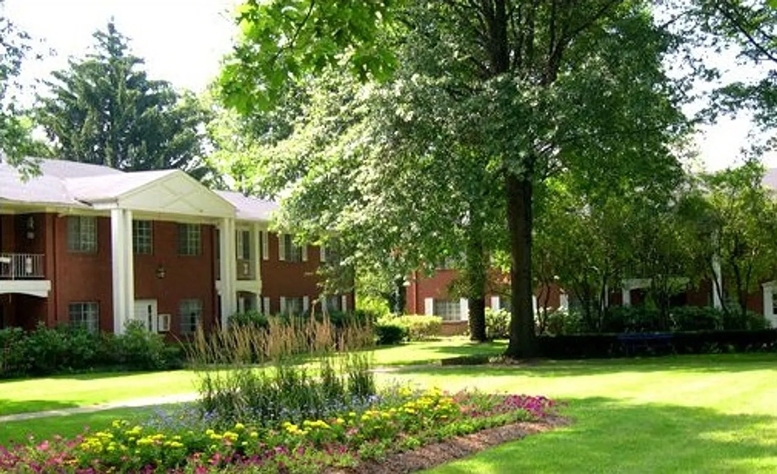 Monticello Apartments & Townhomes including Logan Gate & Logan Way – photo 5