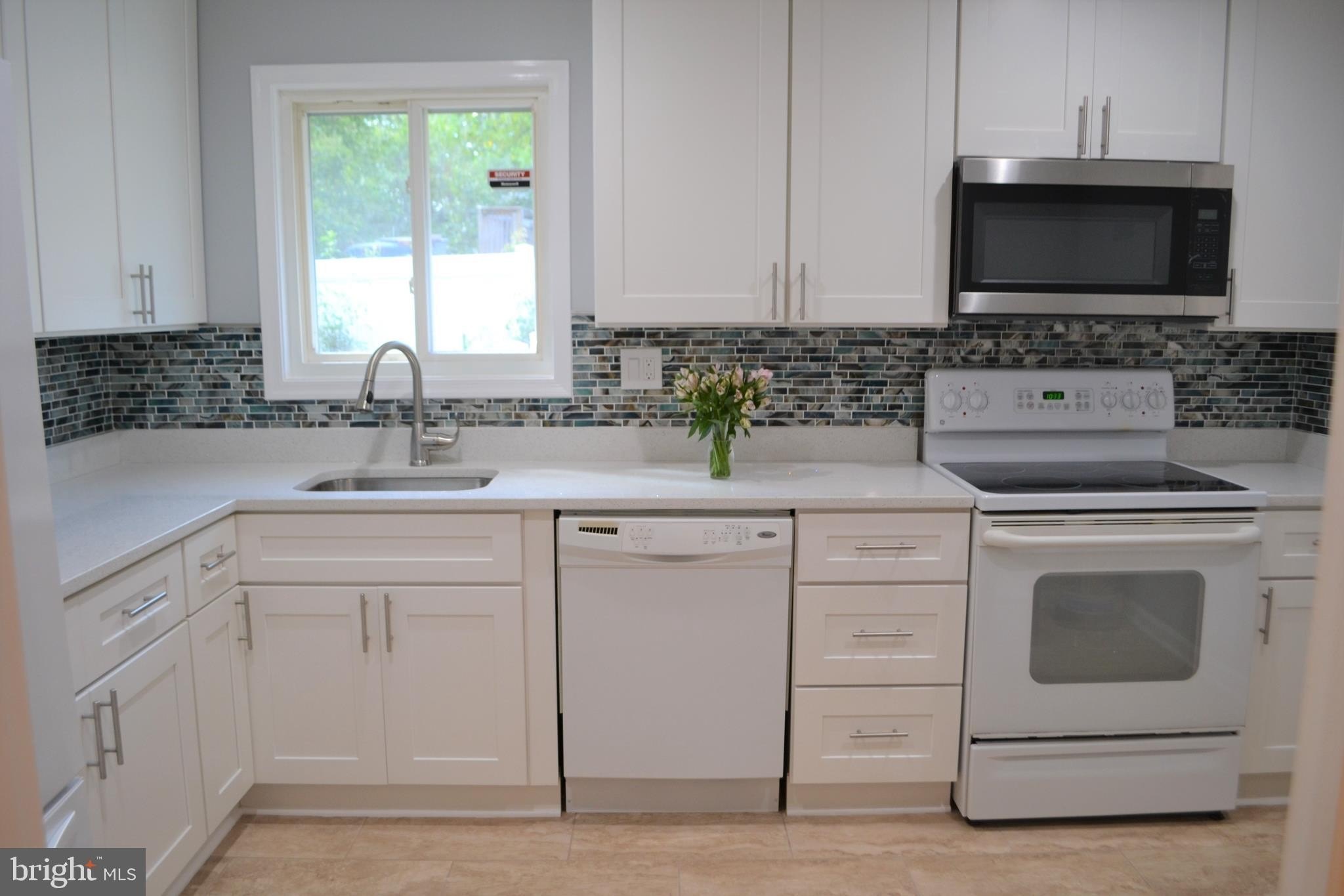 3809 Whispering Ln – photo 1