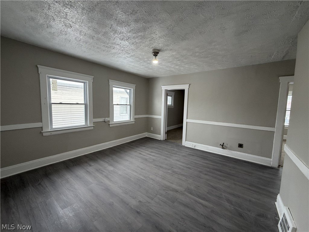 15340 Yorick Ave #3RD – photo 2
