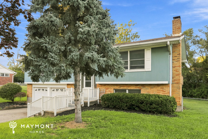 686 Cloverdale Ave – photo 4