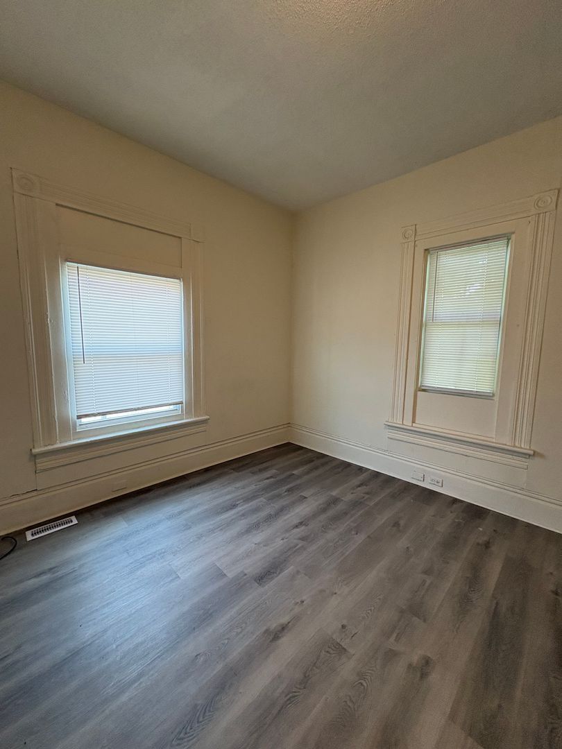 1107 S Willow St – photo 5