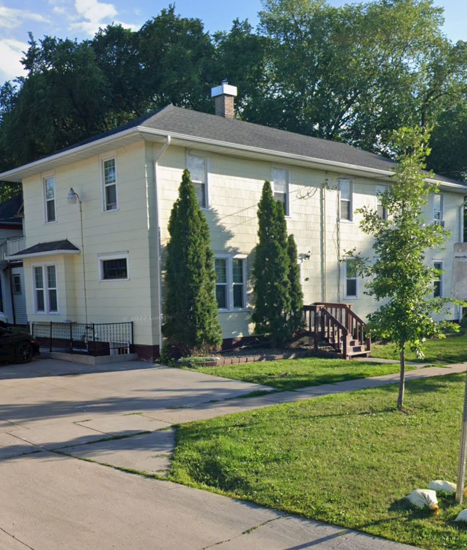 722 8th Ave N unit 2 – photo 1