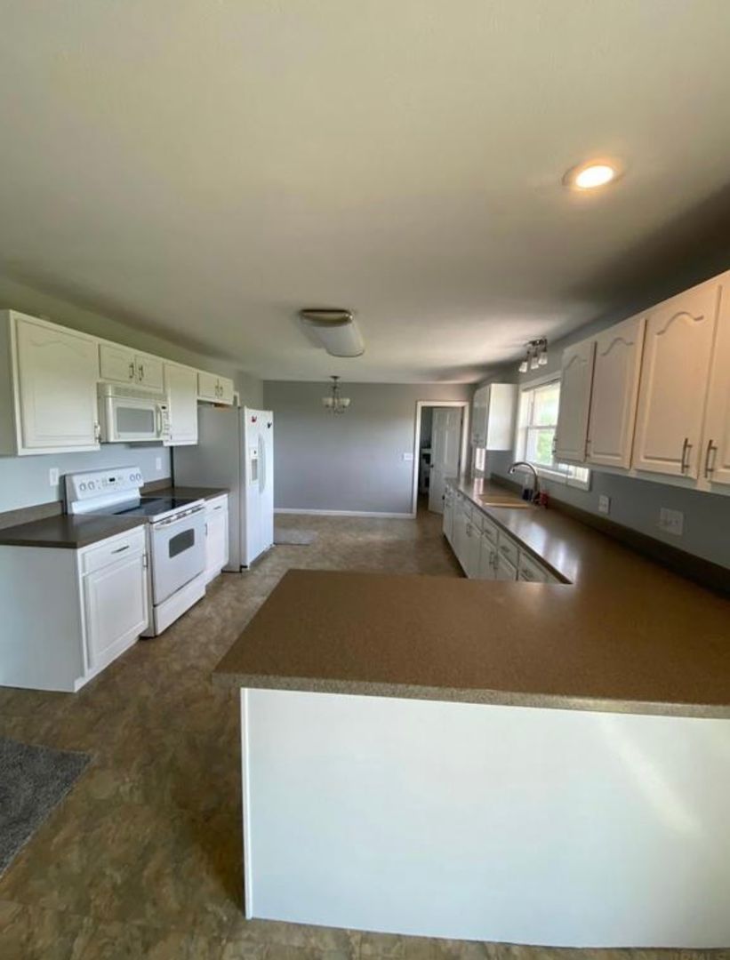 17401 N County Rd 550 E – photo 5