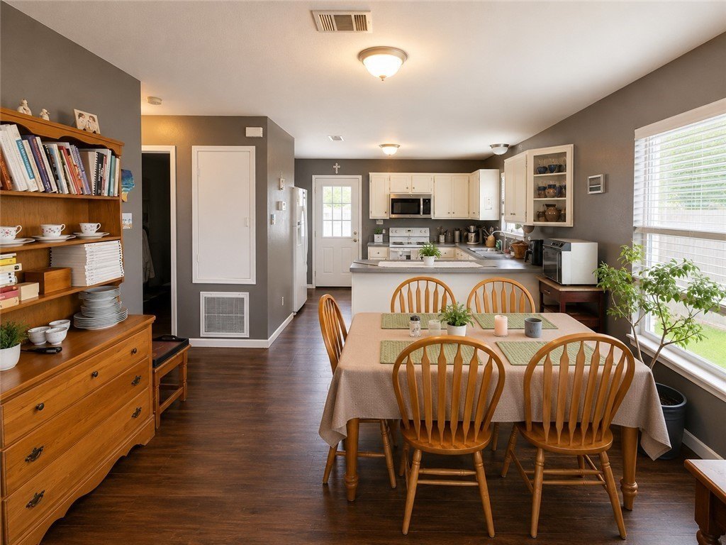 406 E Bayview Blvd – photo 4