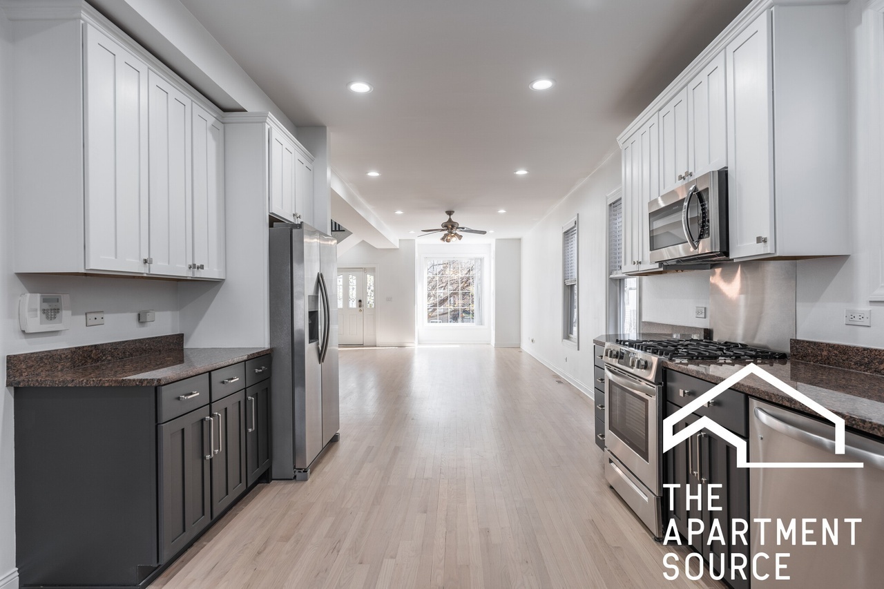 2522 N Artesian Ave – photo 3
