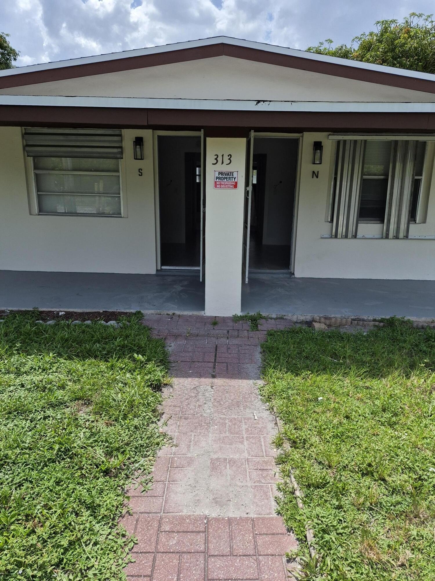 313 SW 1st Terrace – photo 2